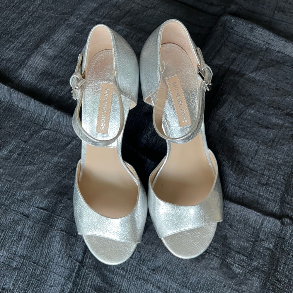 Michael Kors Metallic Silver Leather Heeled Sandals 🎉Host Pick🎉 - Picture 2 of 14